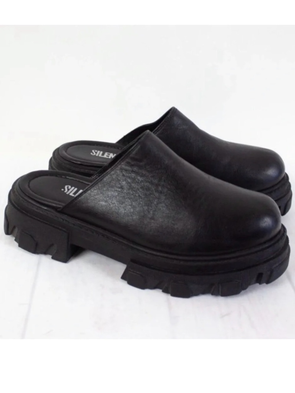 MAKE AN OFFER - SILENT D ANTHROPOLOGIE Madeira Black Chunky Mule Clogs